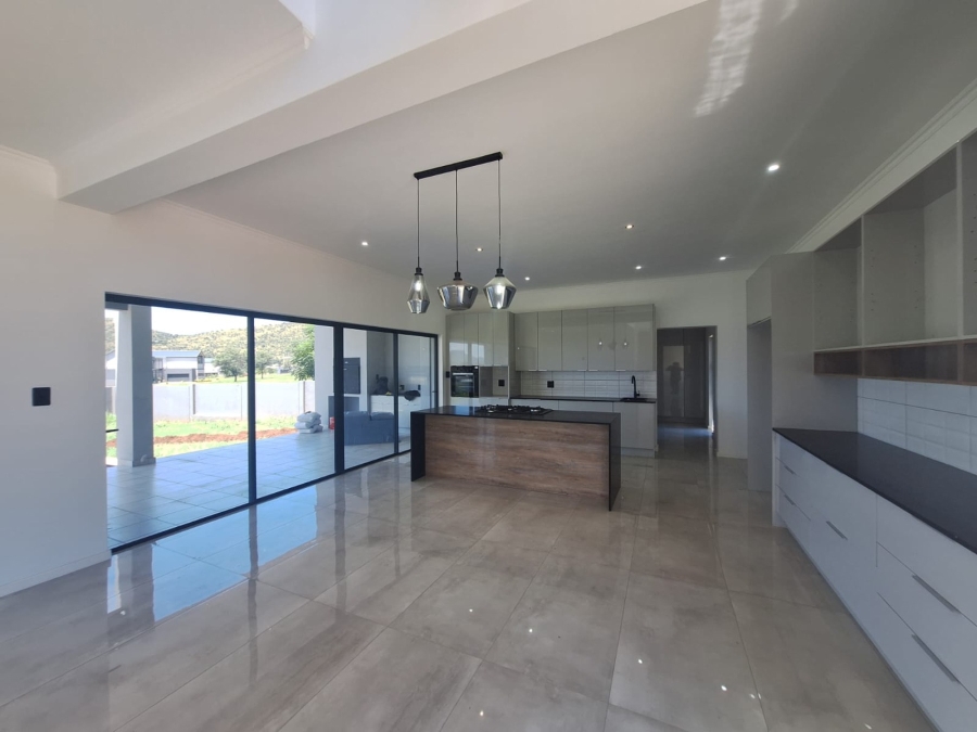 To Let 4 Bedroom Property for Rent in Redstone Private Country Estate North West